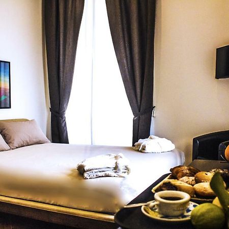 Agora' Dei Mille Bed & Breakfast Napoli Bagian luar foto