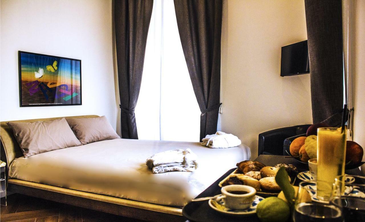 Agora' Dei Mille Bed & Breakfast Napoli Bagian luar foto