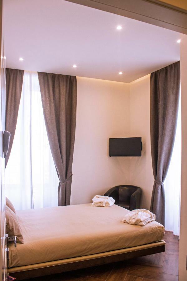 Agora' Dei Mille Bed & Breakfast Napoli Bagian luar foto